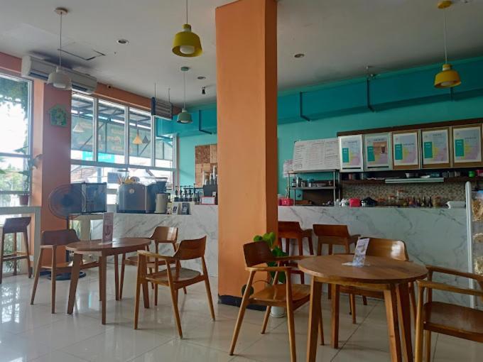 Dekost Madiun Hotel Exterior foto